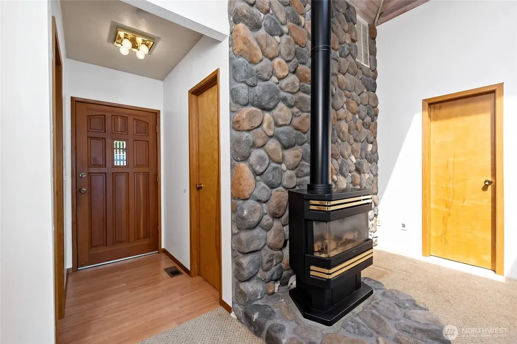 13327 Agate Beach Road Anderson Island WA 98303