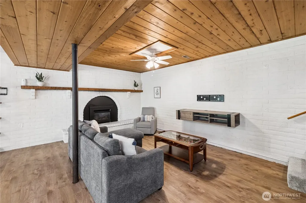 13227 Lake Kathleen Road SE Renton WA 98059