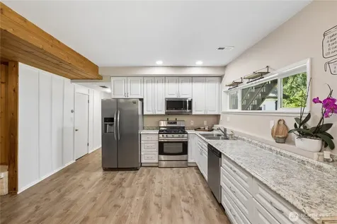 13227 Lake Kathleen Road SE Renton WA 98059