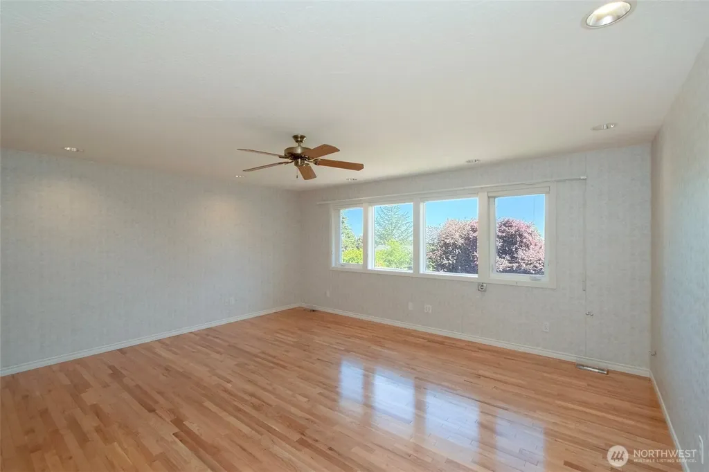 2015 W 7th Street Port Angeles WA 98363