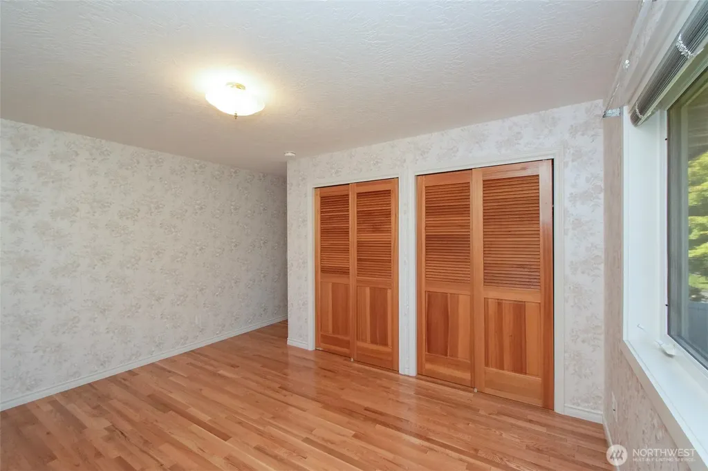 2015 W 7th Street Port Angeles WA 98363