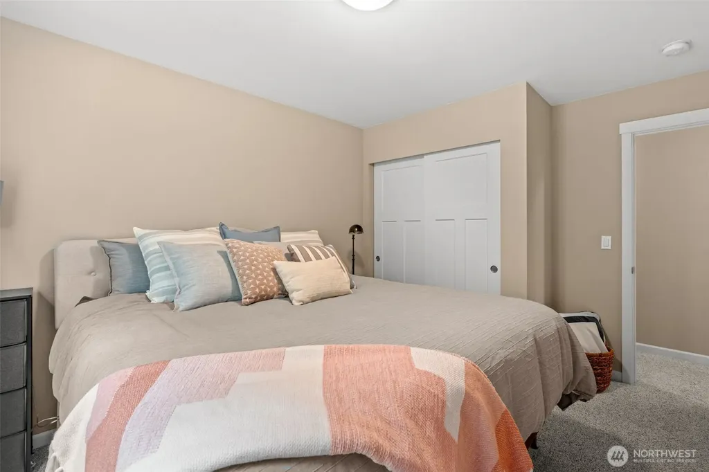 9328 74th Avenue NW Gig Harbor WA 98332