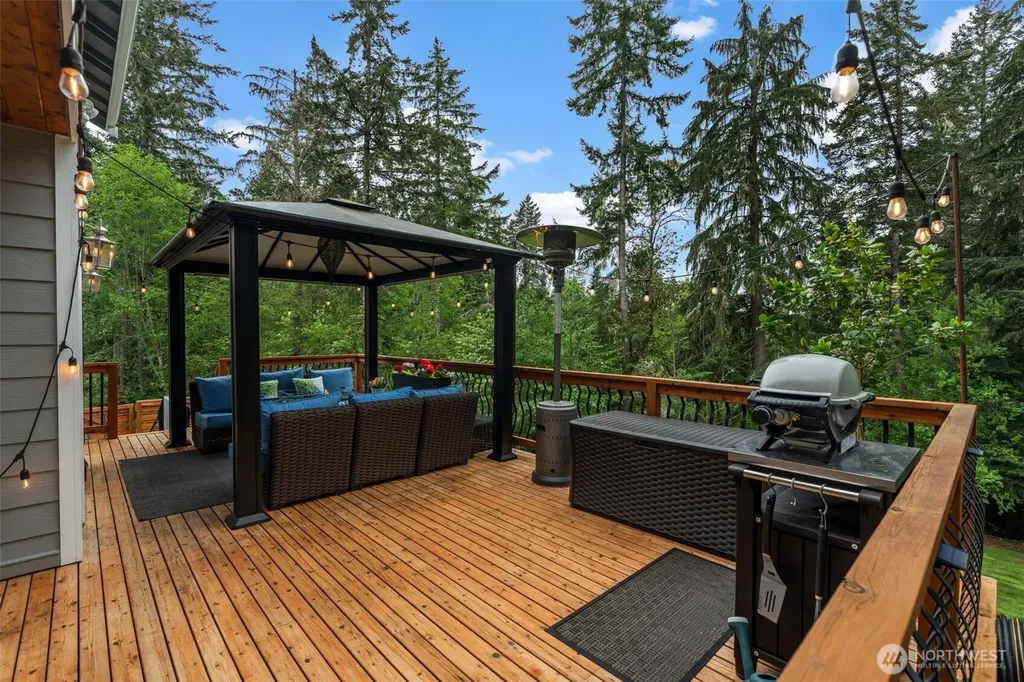 9328 74th Avenue NW Gig Harbor WA 98332