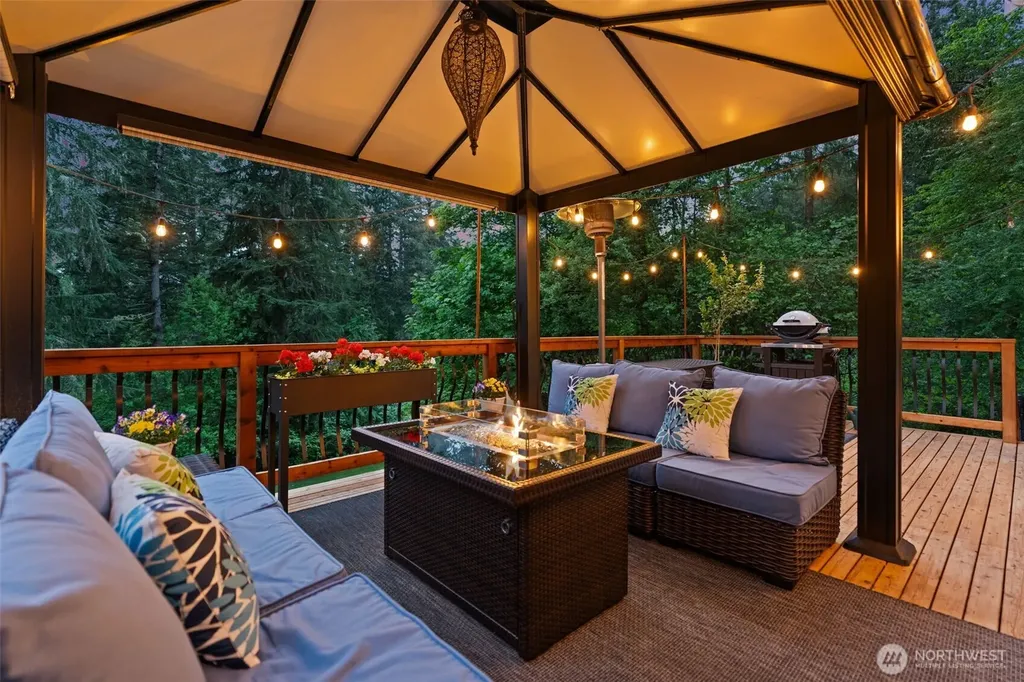 9328 74th Avenue NW Gig Harbor WA 98332