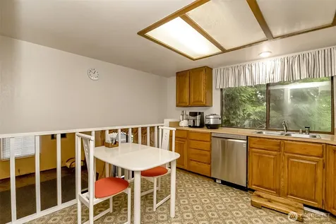 22121 4th Avenue SE Bothell WA 98021