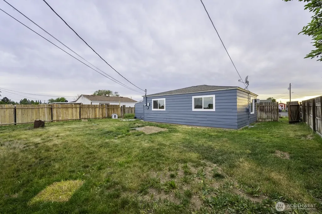 4253 NE Lincoln Drive Moses Lake WA 98837