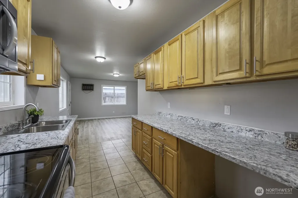 4253 NE Lincoln Drive Moses Lake WA 98837