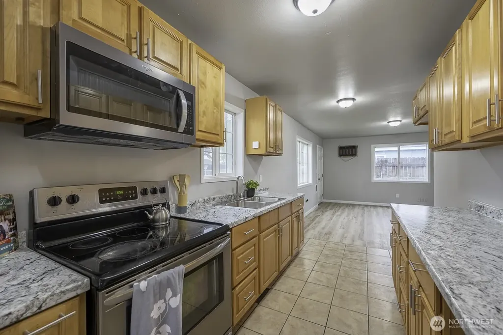 4253 NE Lincoln Drive Moses Lake WA 98837