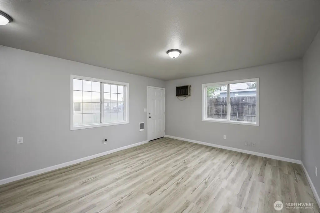 4253 NE Lincoln Drive Moses Lake WA 98837
