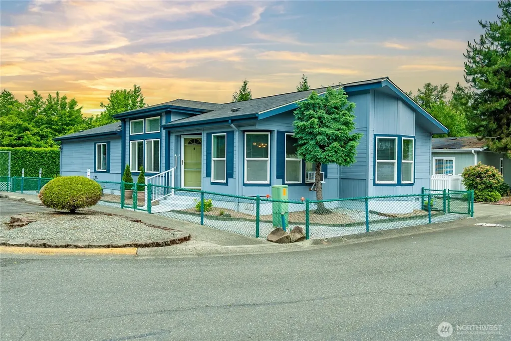 15400 SE 155th Place Renton WA 98058