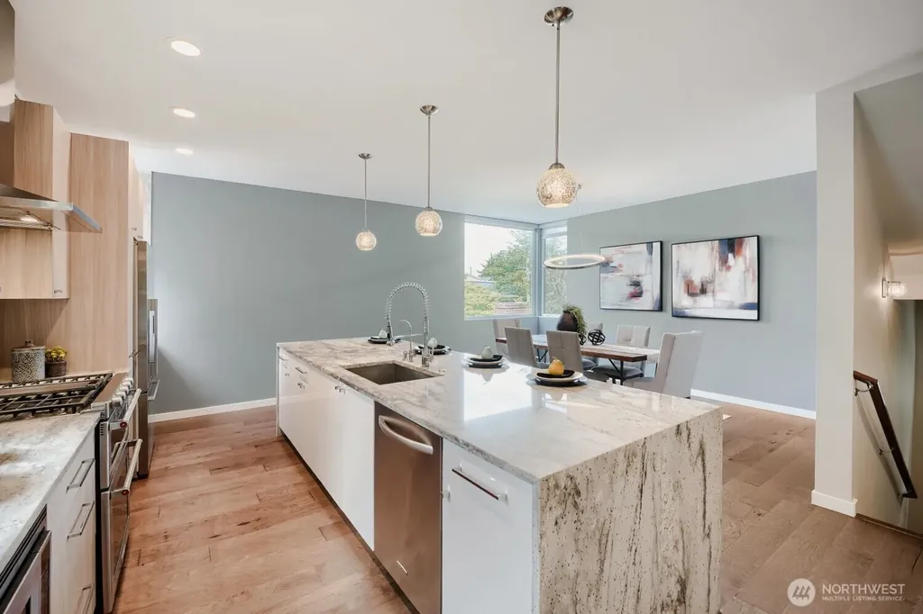6533 34th Avenue SW Seattle WA 98126