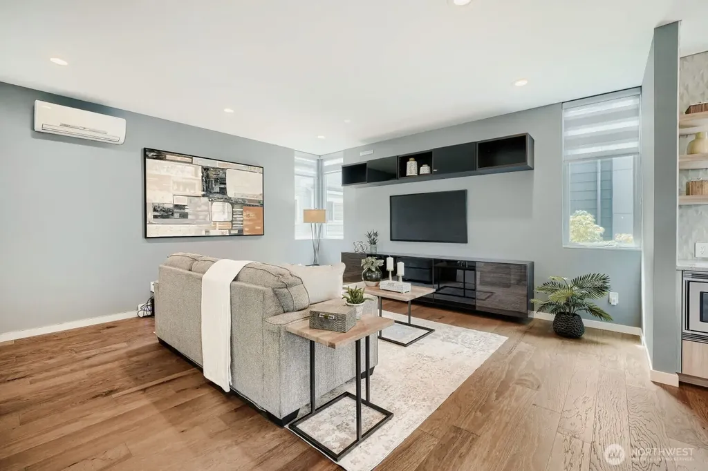6533 34th Avenue SW Seattle WA 98126