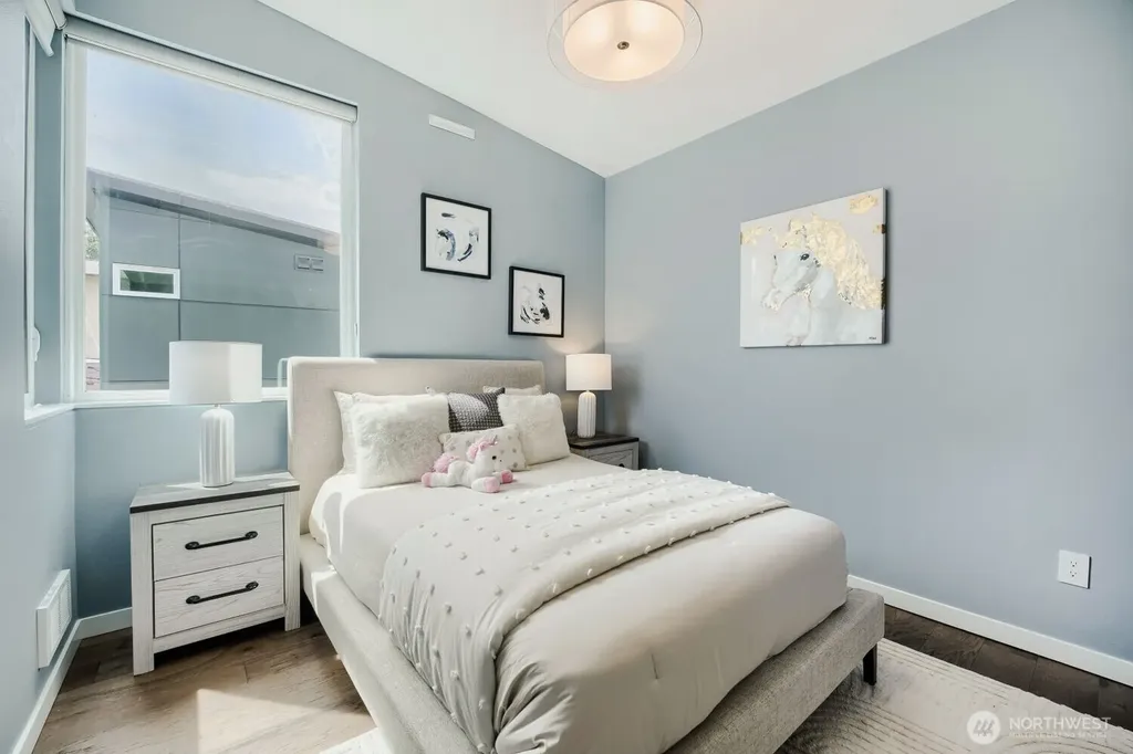 6533 34th Avenue SW Seattle WA 98126