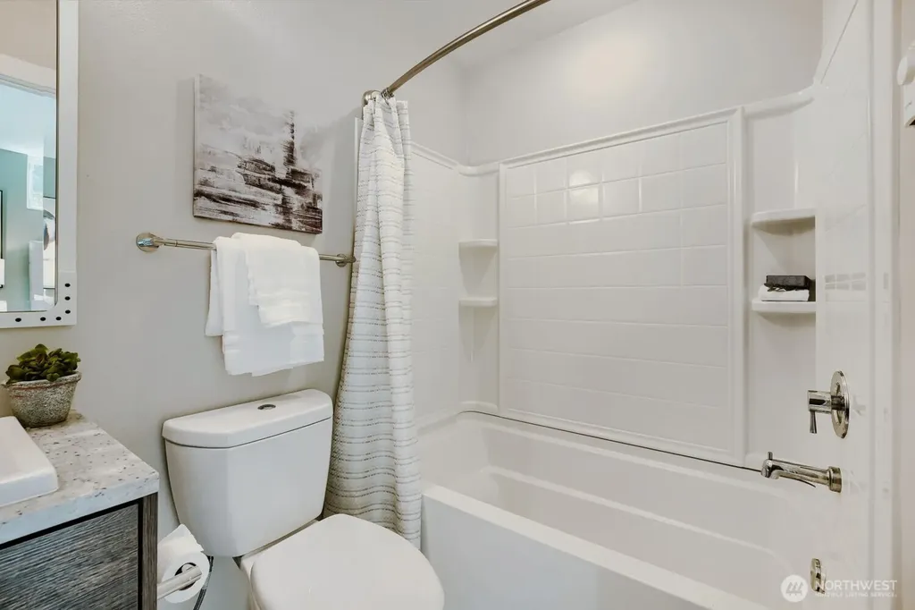 6533 34th Avenue SW Seattle WA 98126