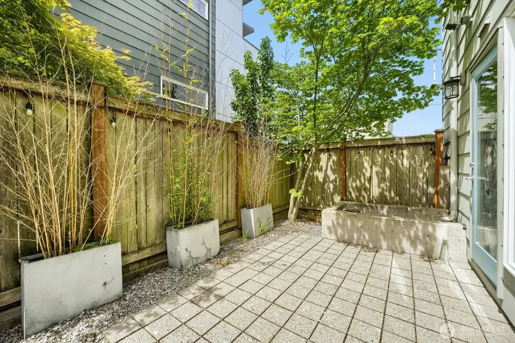 6533 34th Avenue SW Seattle WA 98126