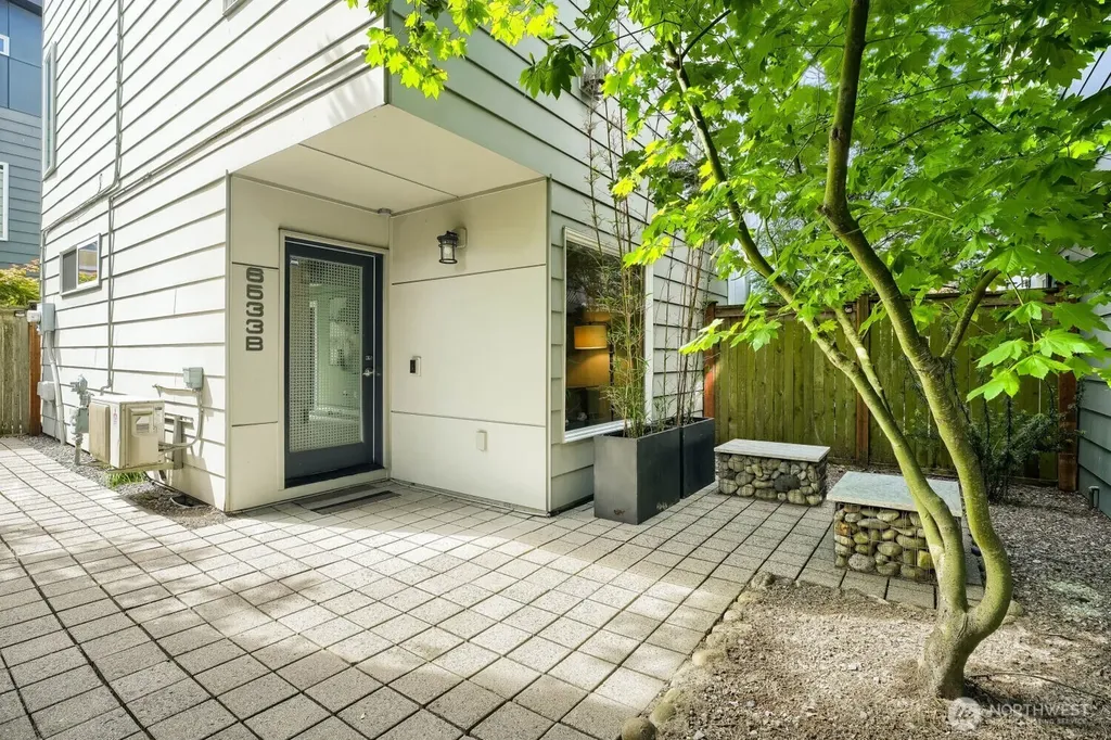 6533 34th Avenue SW Seattle WA 98126