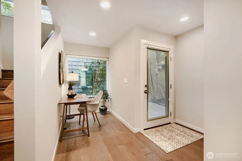 6533 34th Avenue SW Seattle WA 98126