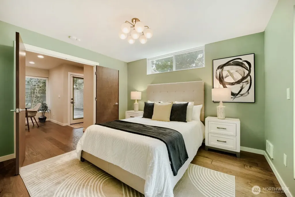 6533 34th Avenue SW Seattle WA 98126