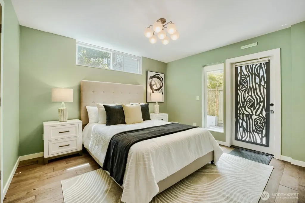 6533 34th Avenue SW Seattle WA 98126