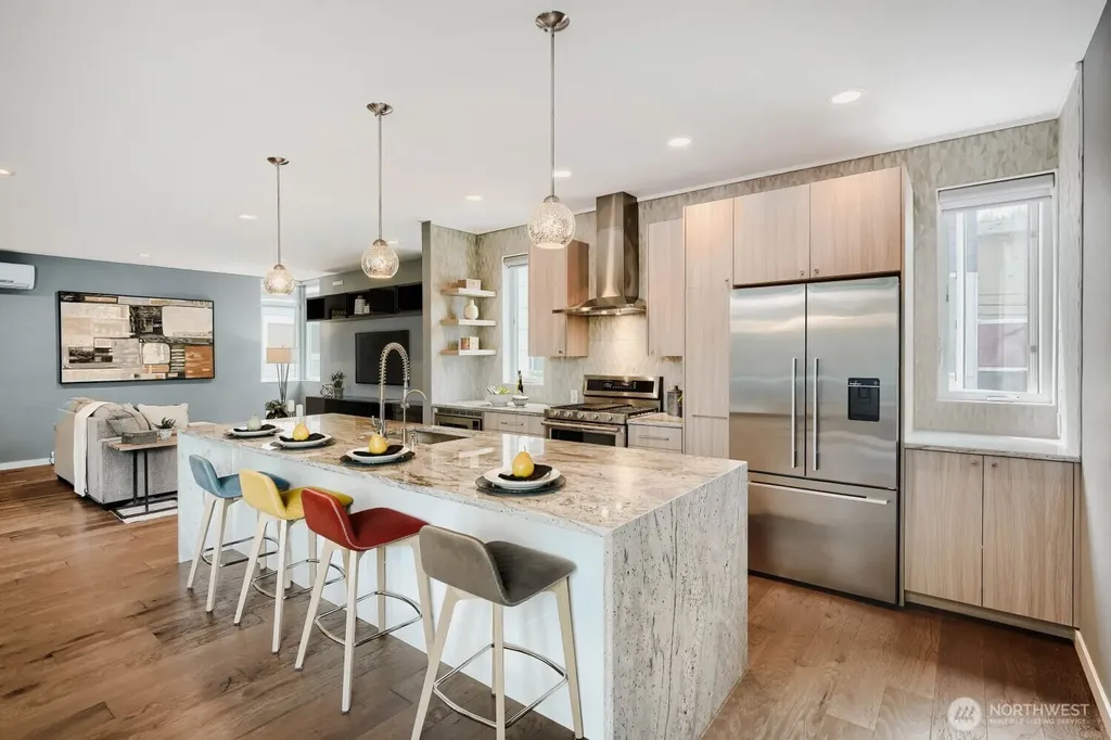 6533 34th Avenue SW Seattle WA 98126