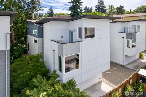 6533 34th Avenue SW Seattle WA 98126