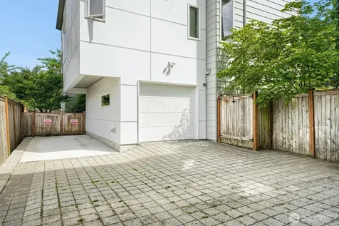 6533 34th Avenue SW Seattle WA 98126