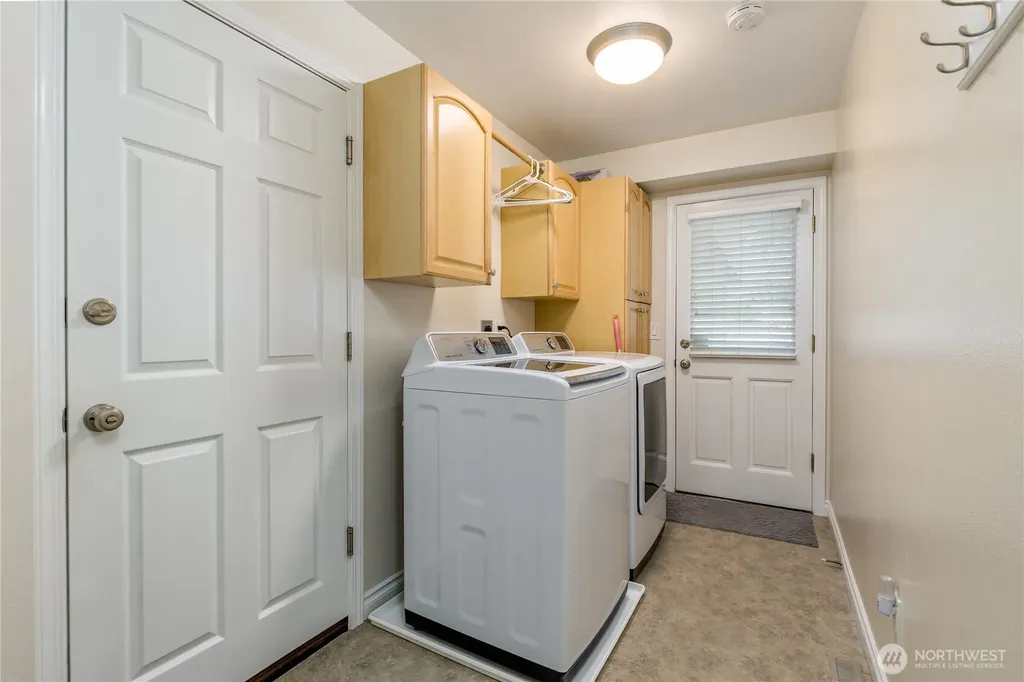 29938 200th Court SE Kent WA 98042
