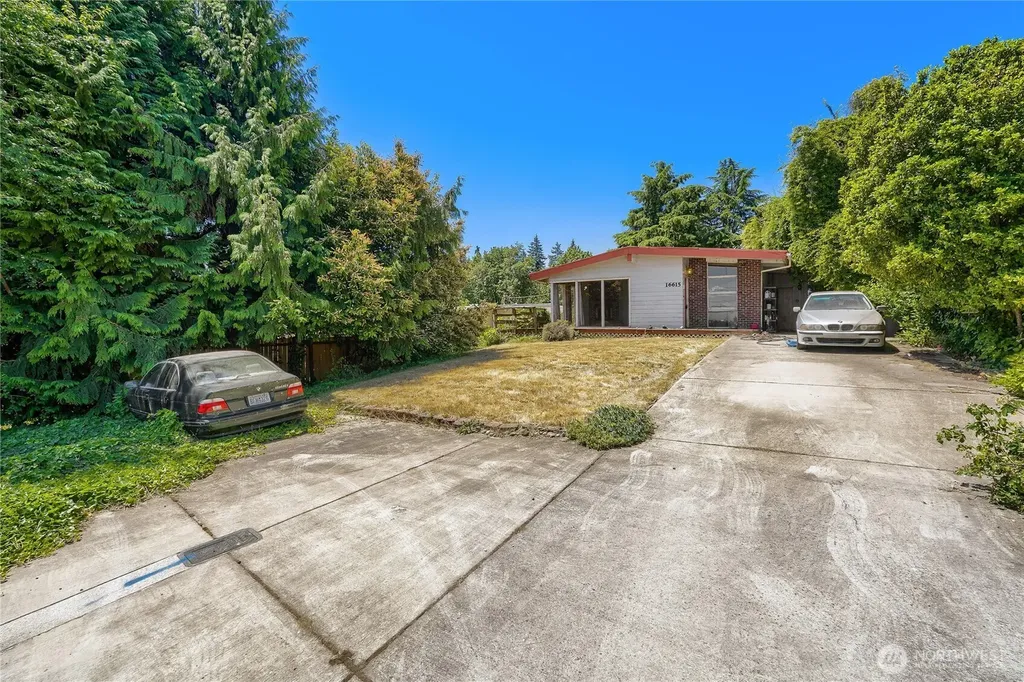 16615 10th Avenue SW Burien WA 98166