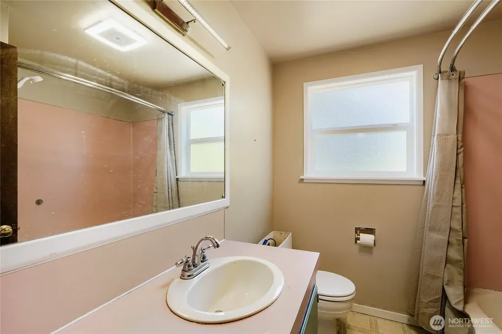 16615 10th Avenue SW Burien WA 98166