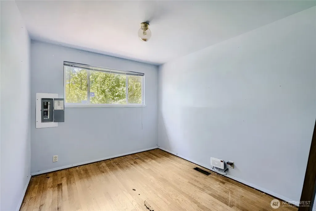 16615 10th Avenue SW Burien WA 98166