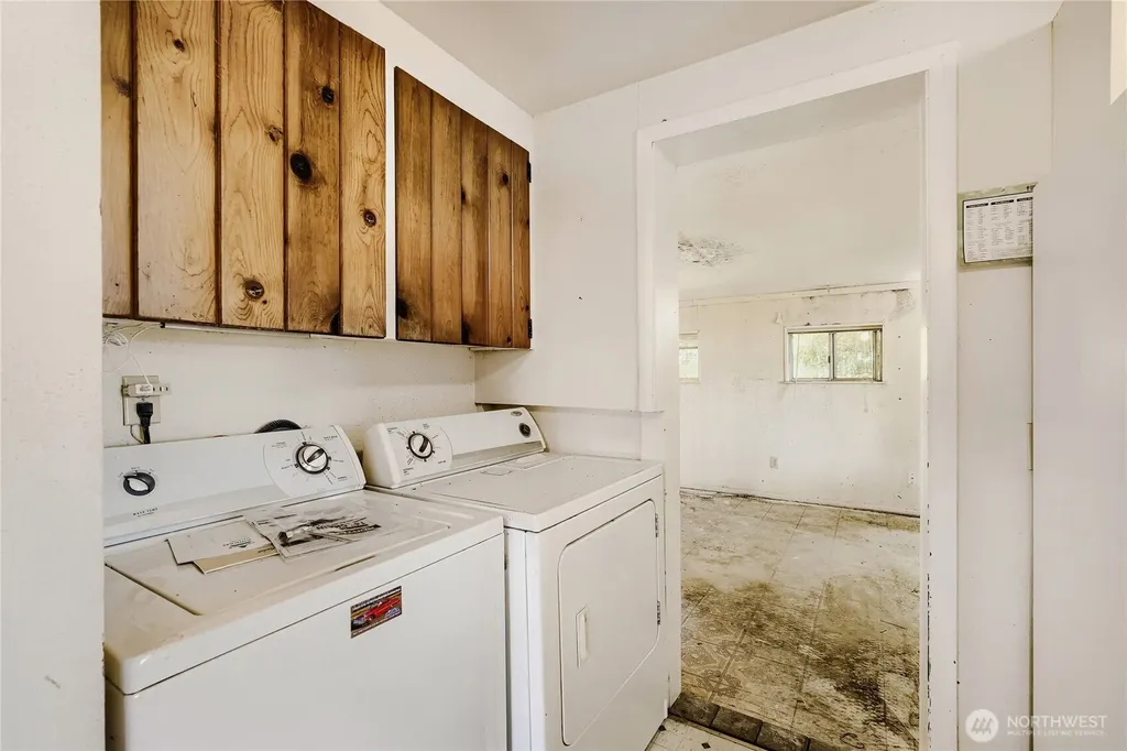 16615 10th Avenue SW Burien WA 98166