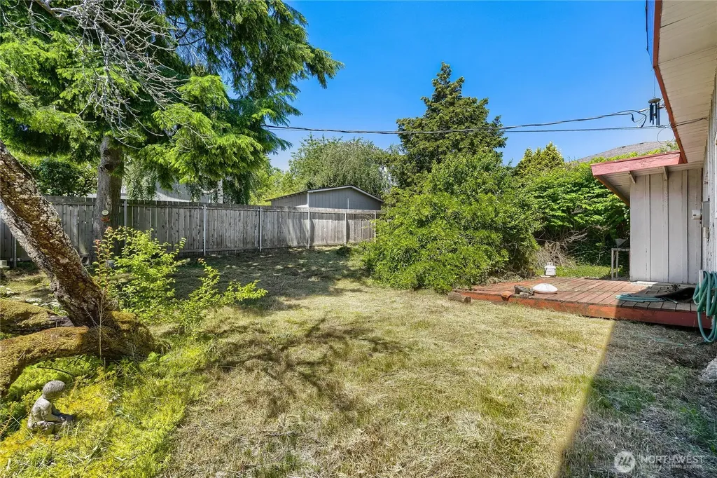 16615 10th Avenue SW Burien WA 98166