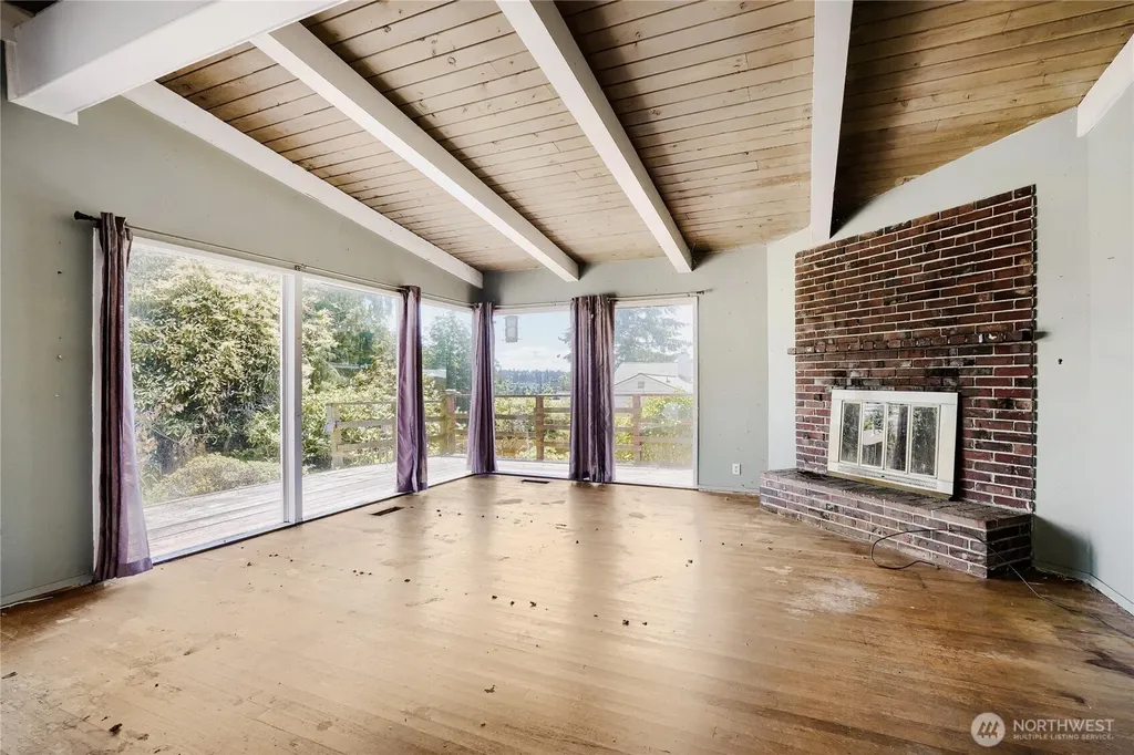 16615 10th Avenue SW Burien WA 98166