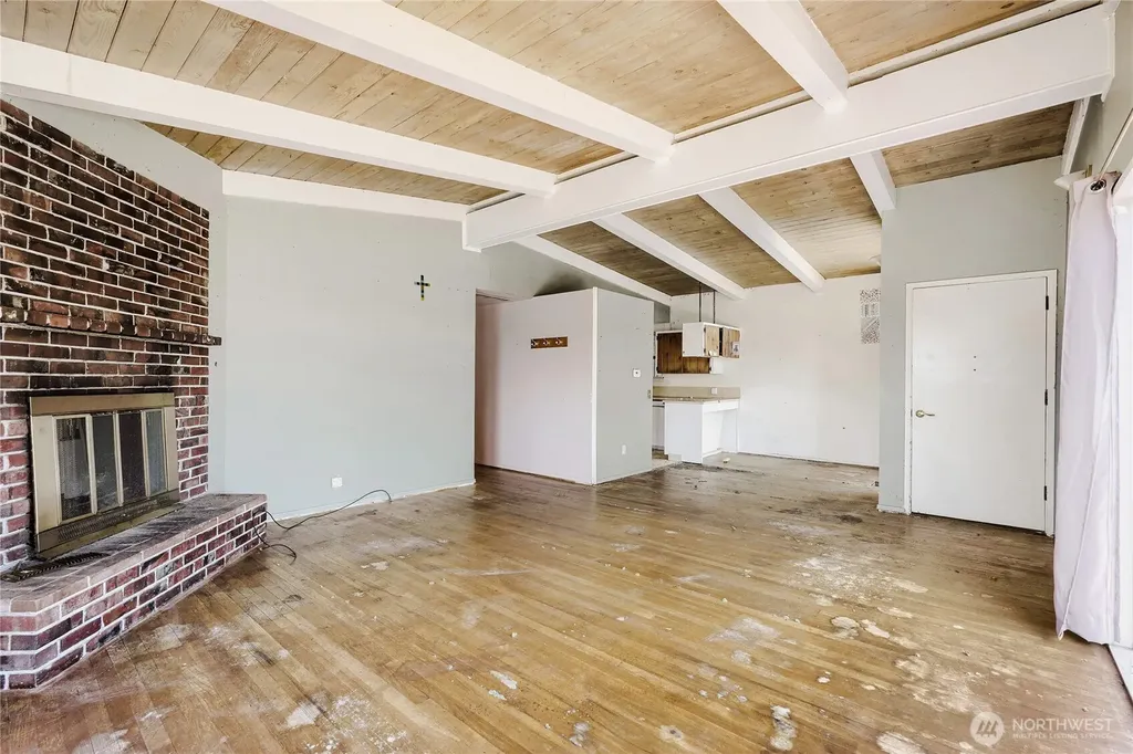 16615 10th Avenue SW Burien WA 98166