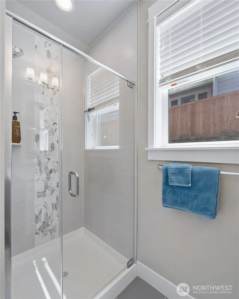 31333 43rd Place SW Federal Way WA 98023