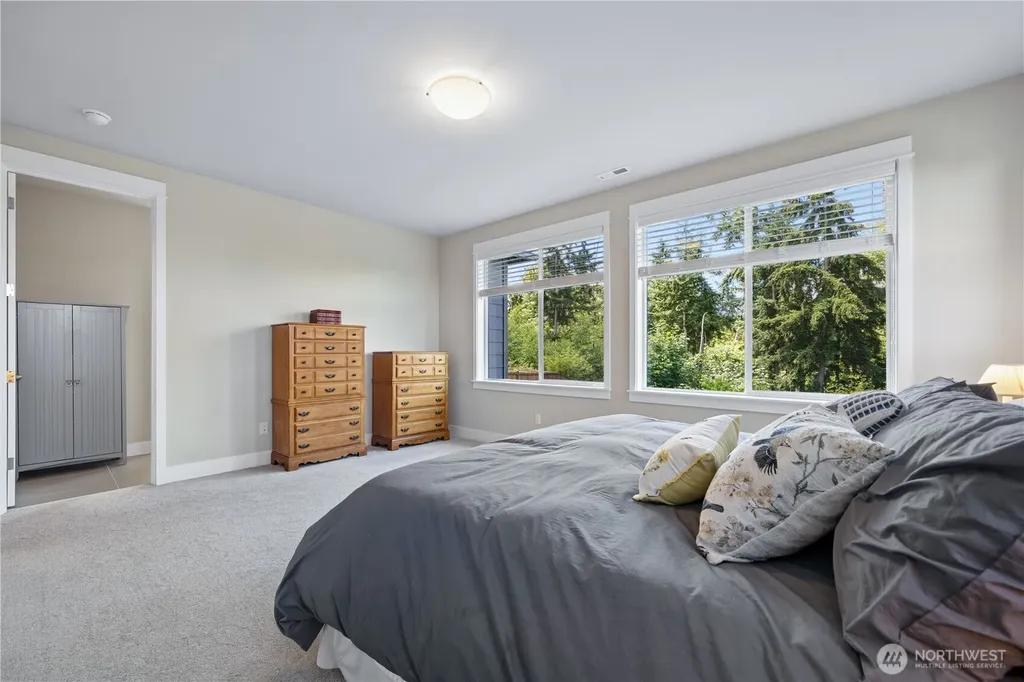 31333 43rd Place SW Federal Way WA 98023