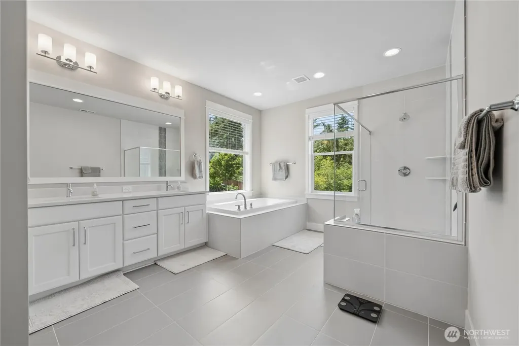 31333 43rd Place SW Federal Way WA 98023