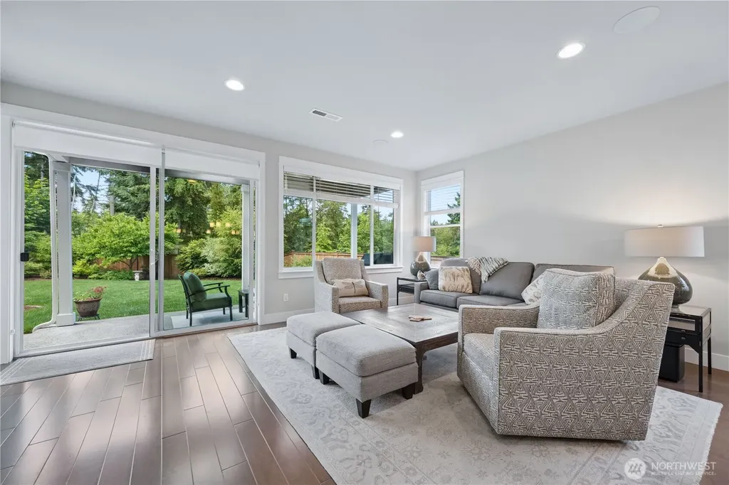 31333 43rd Place SW Federal Way WA 98023