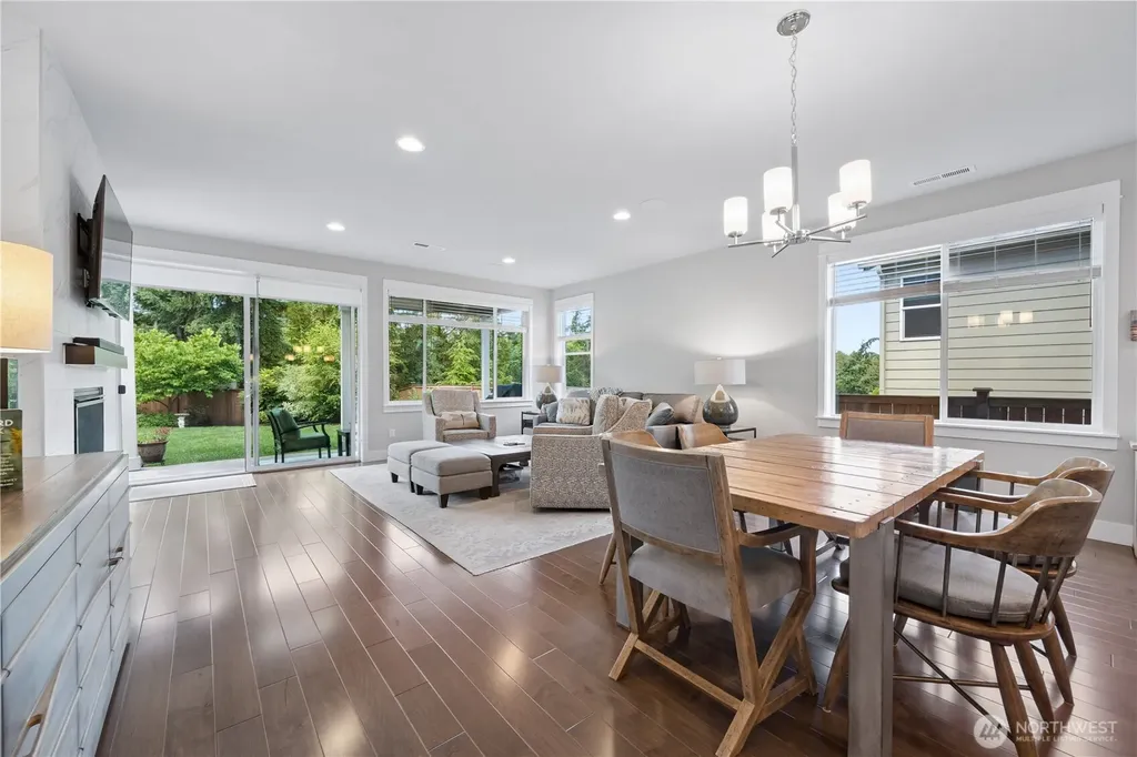 31333 43rd Place SW Federal Way WA 98023