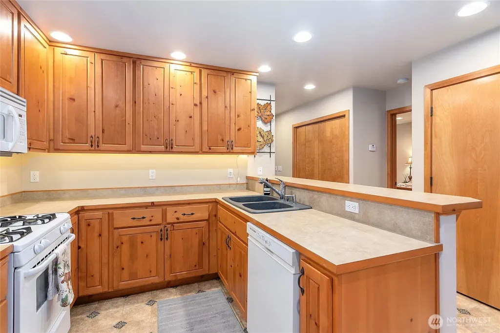 6978 Rainier Way Deming WA 98244