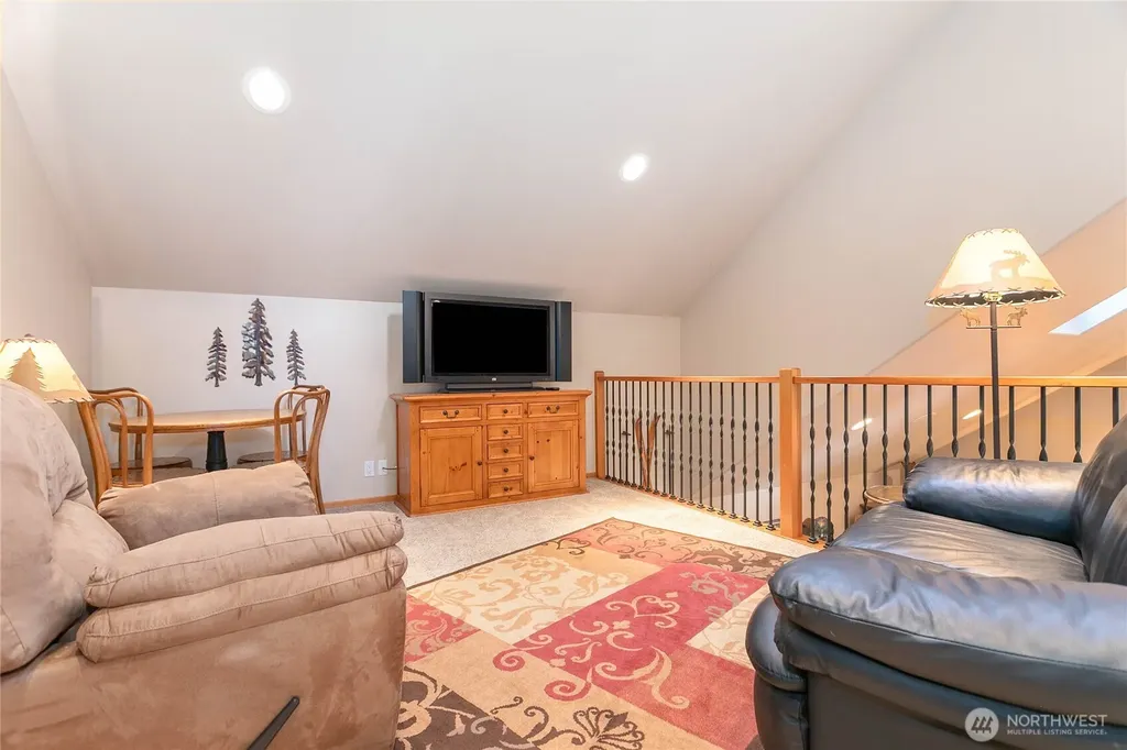 6978 Rainier Way Deming WA 98244