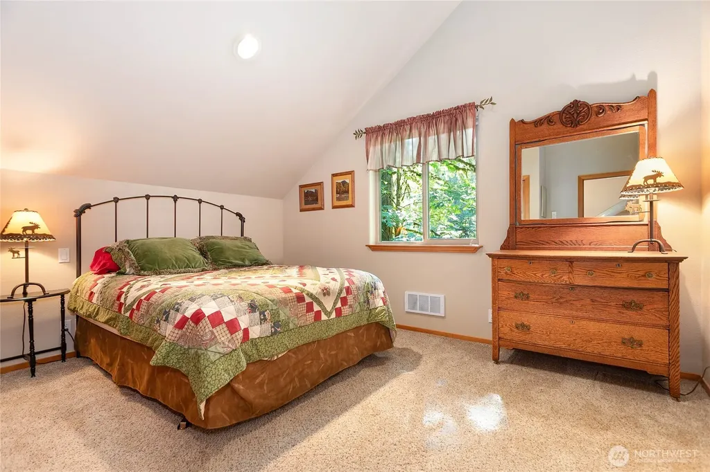 6978 Rainier Way Deming WA 98244