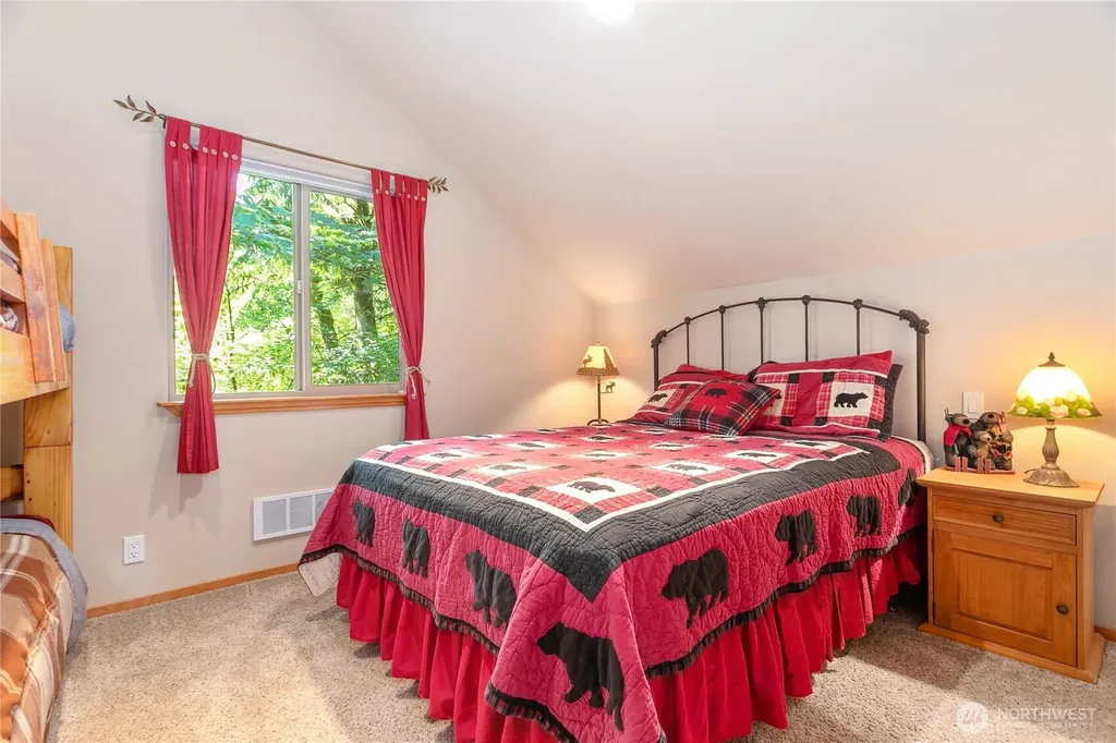6978 Rainier Way Deming WA 98244