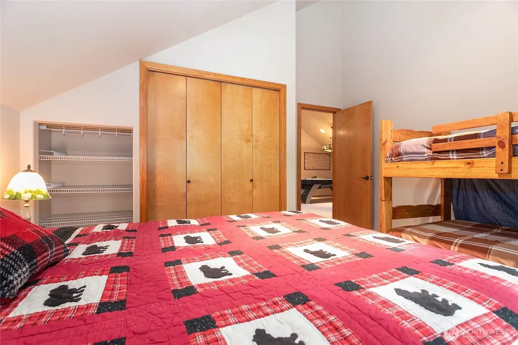 6978 Rainier Way Deming WA 98244