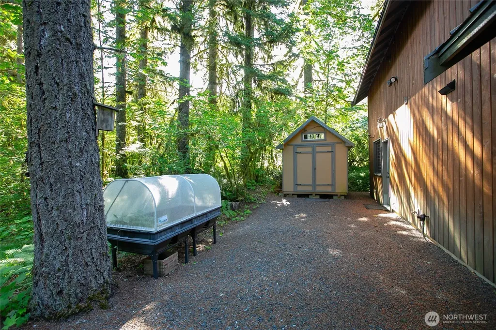6978 Rainier Way Deming WA 98244
