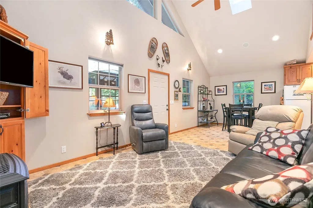 6978 Rainier Way Deming WA 98244