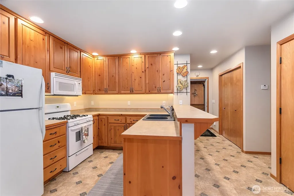 6978 Rainier Way Deming WA 98244