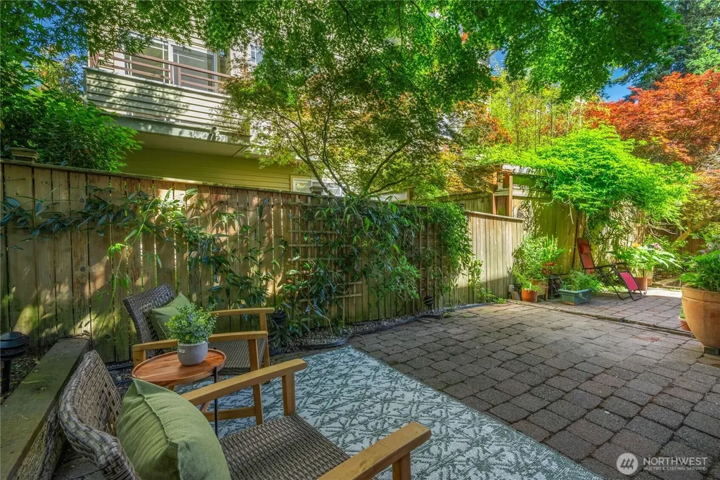 3648 Francis Avenue N Seattle WA 98103