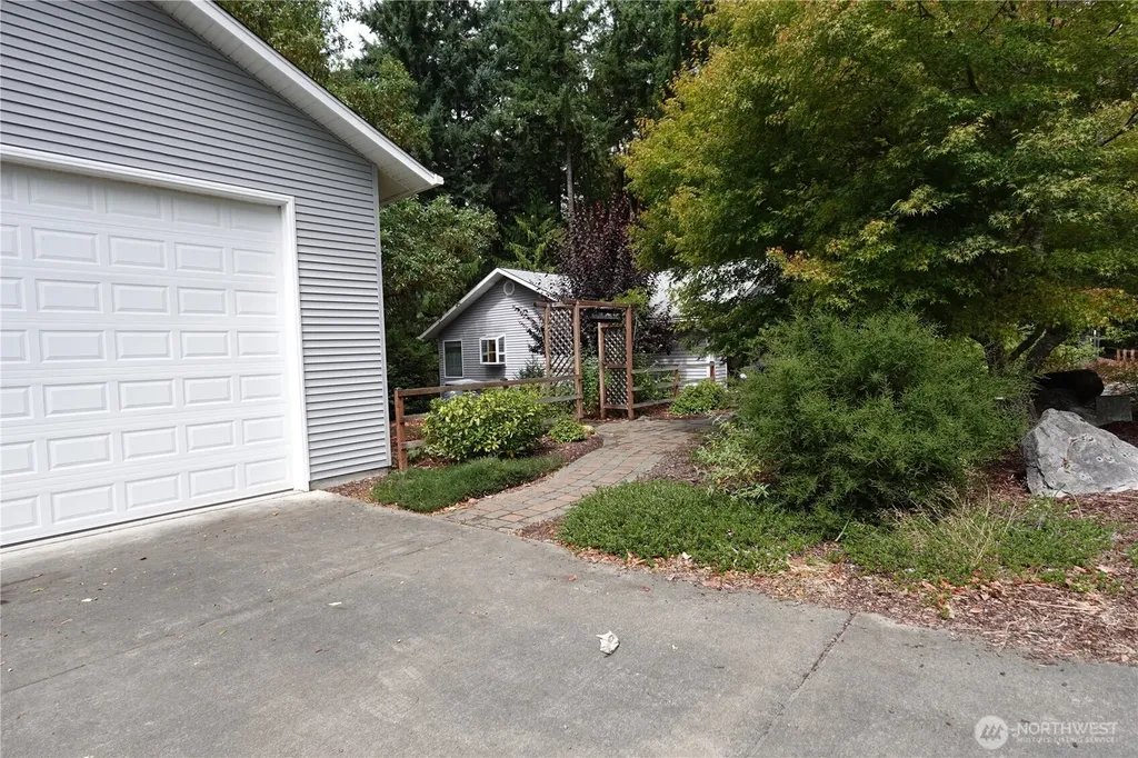 12606 Silver Drive Anderson Island WA 98303