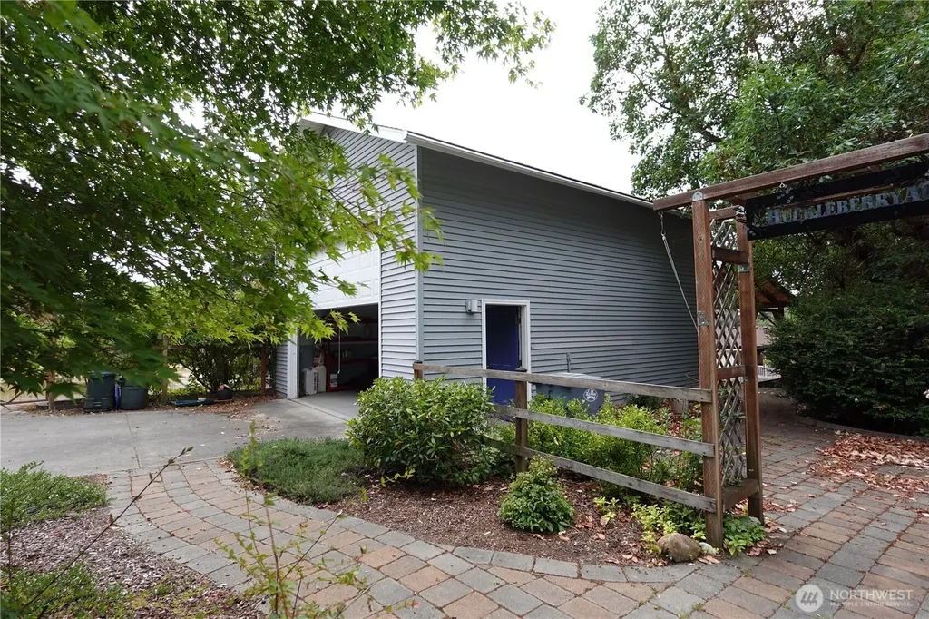 12606 Silver Drive Anderson Island WA 98303